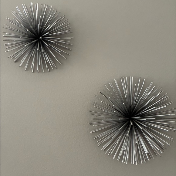 Set of Three Silver Color Retro Inspired Star Burst Wall Art or Table Art. - Picture 4 of 8